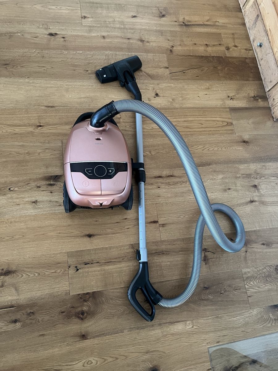 Aspirateurs & Accessoires: Staubsauger  – D'occasion à Grosswangen par Calmo09