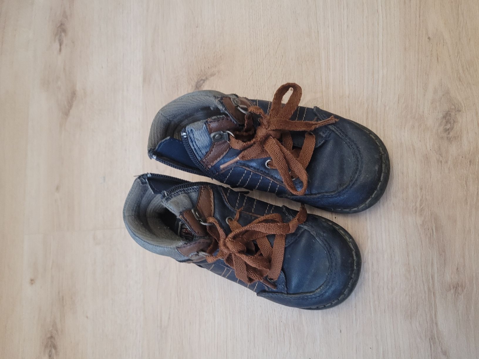 Scarpe per ragazzi: Schuhe Gr. 24 – Usato da Lupsingen venduto da sta_wgg5