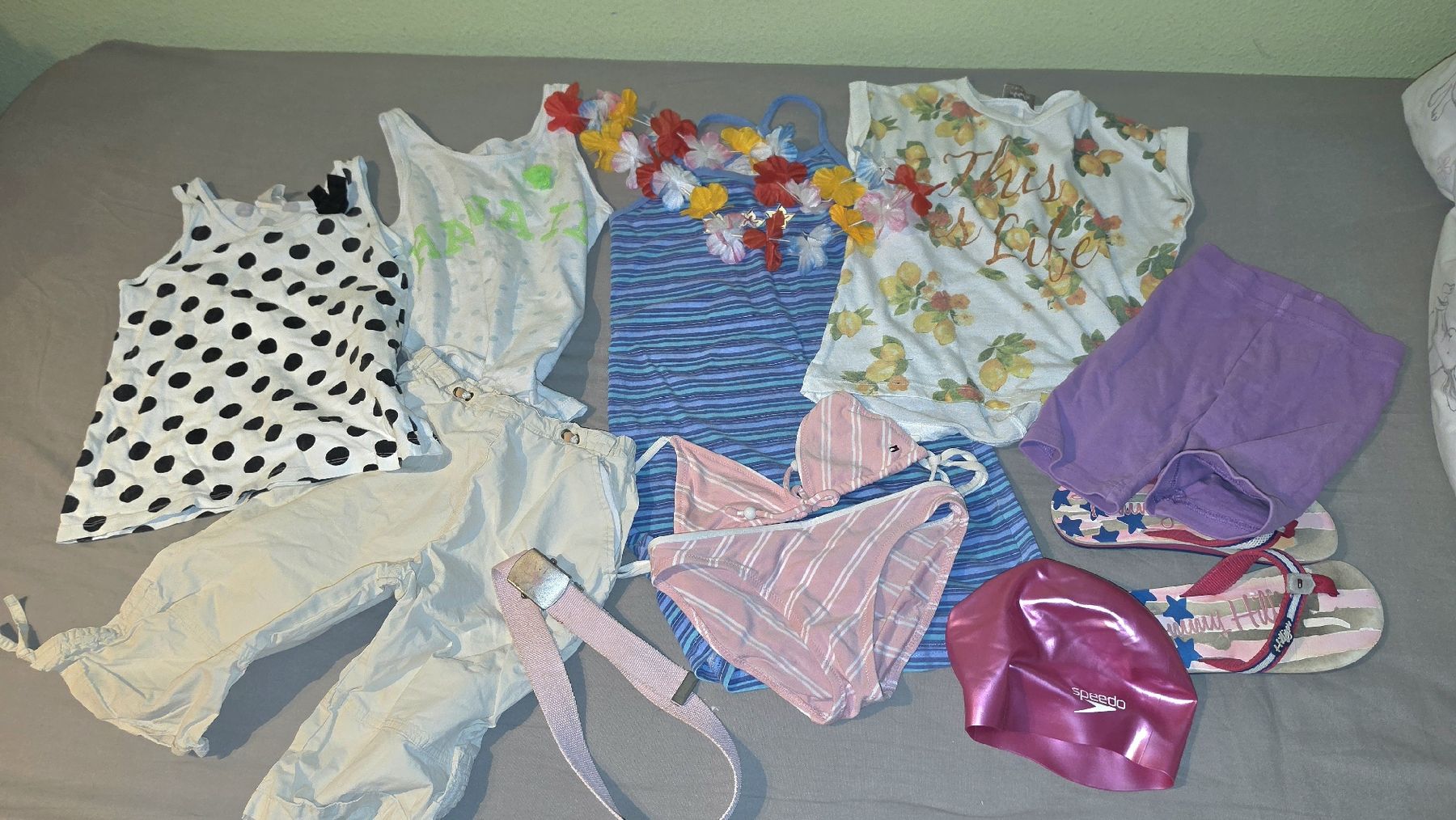 Kleiderpakete & -sets: Sommer Set Mädchen Kleider Gr.116/128 – Gebraucht aus Zürich von Ralaualiyas