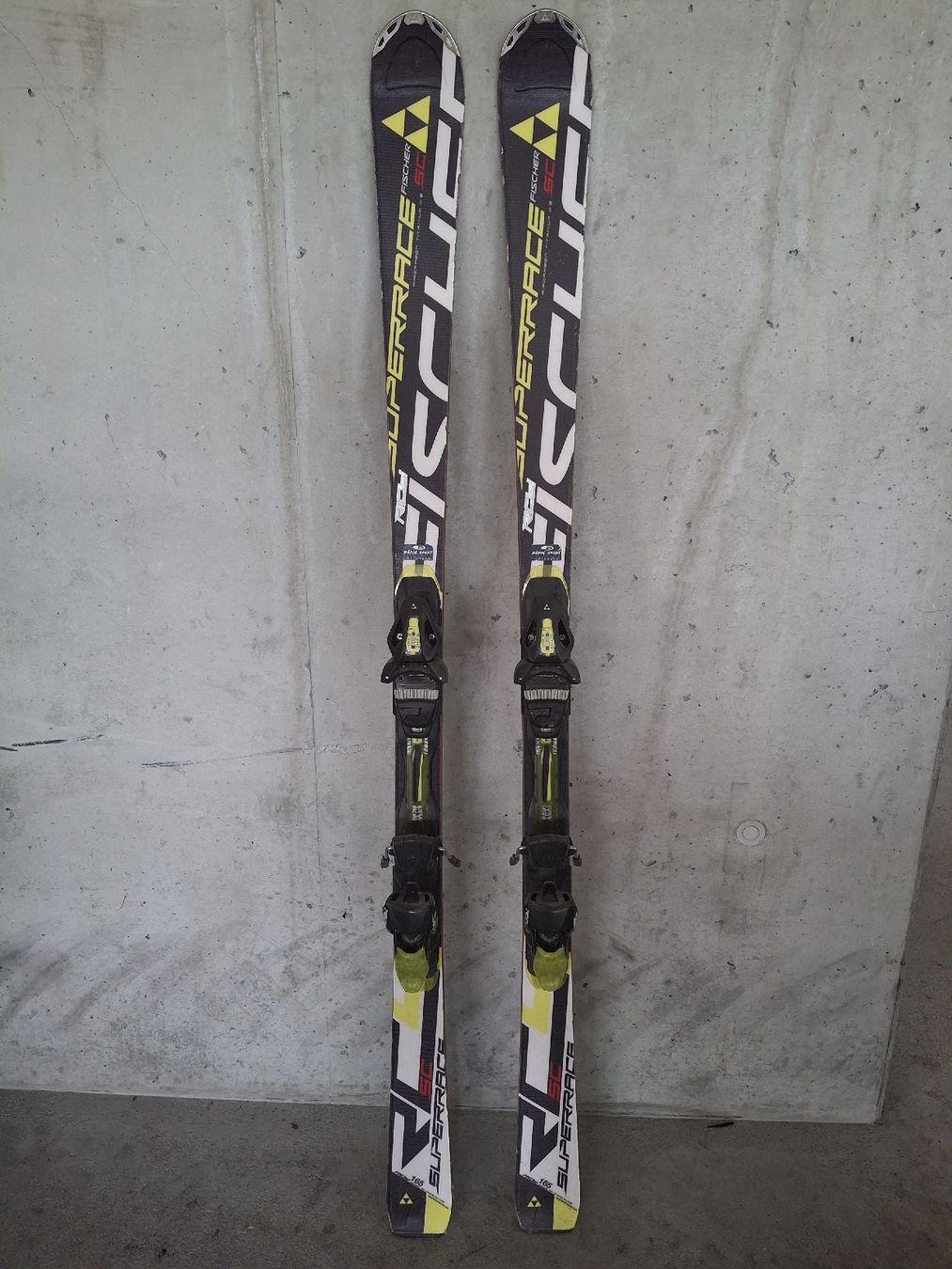 Fischer Skis: Ski – Defekt aus Kerns von L3514