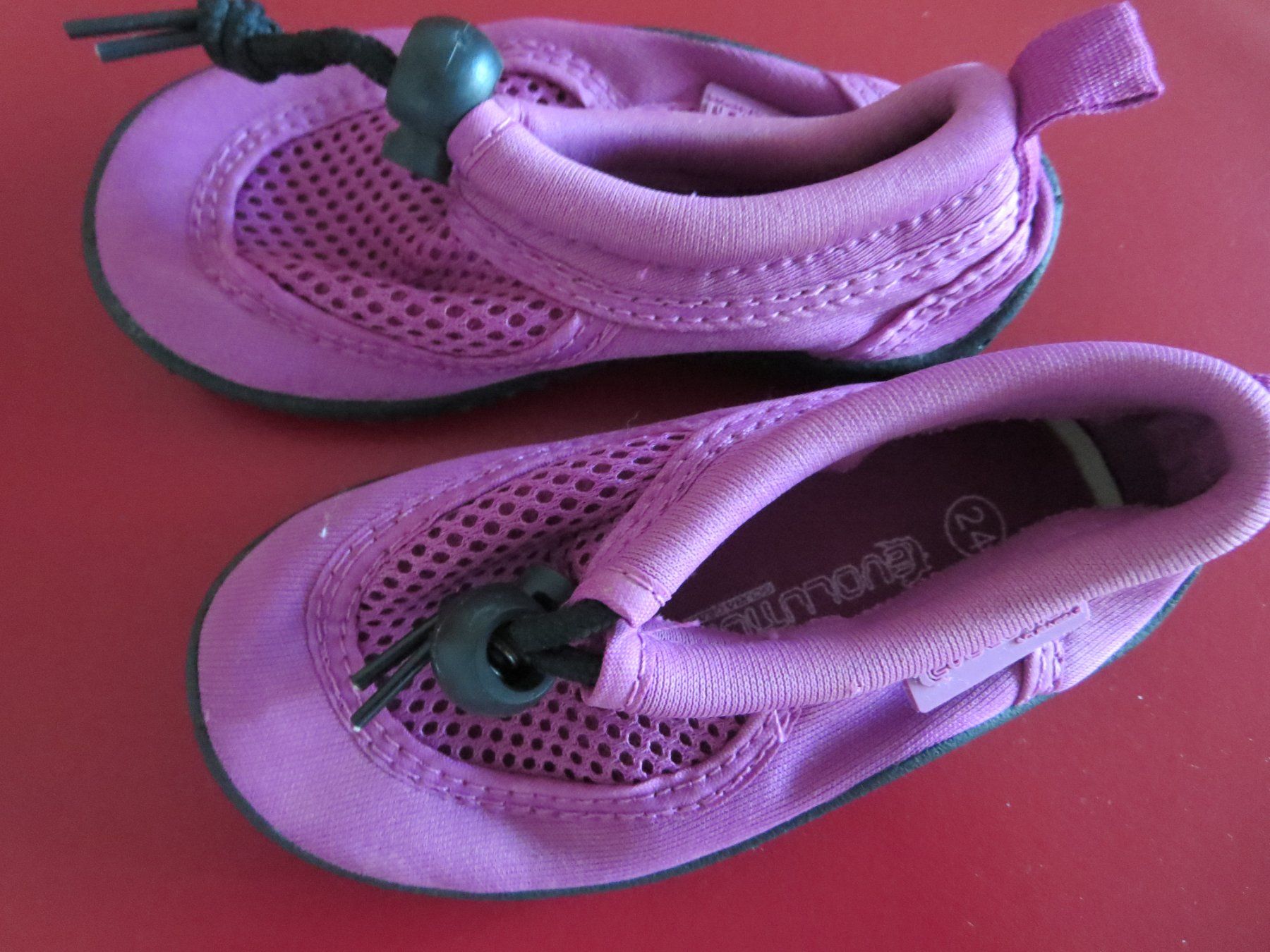 Scarpe per ragazzi: Kinder Strand-Schuhe /Gr. 22/23/24 – Usato da Wallisellen venduto da Arvenstube 1