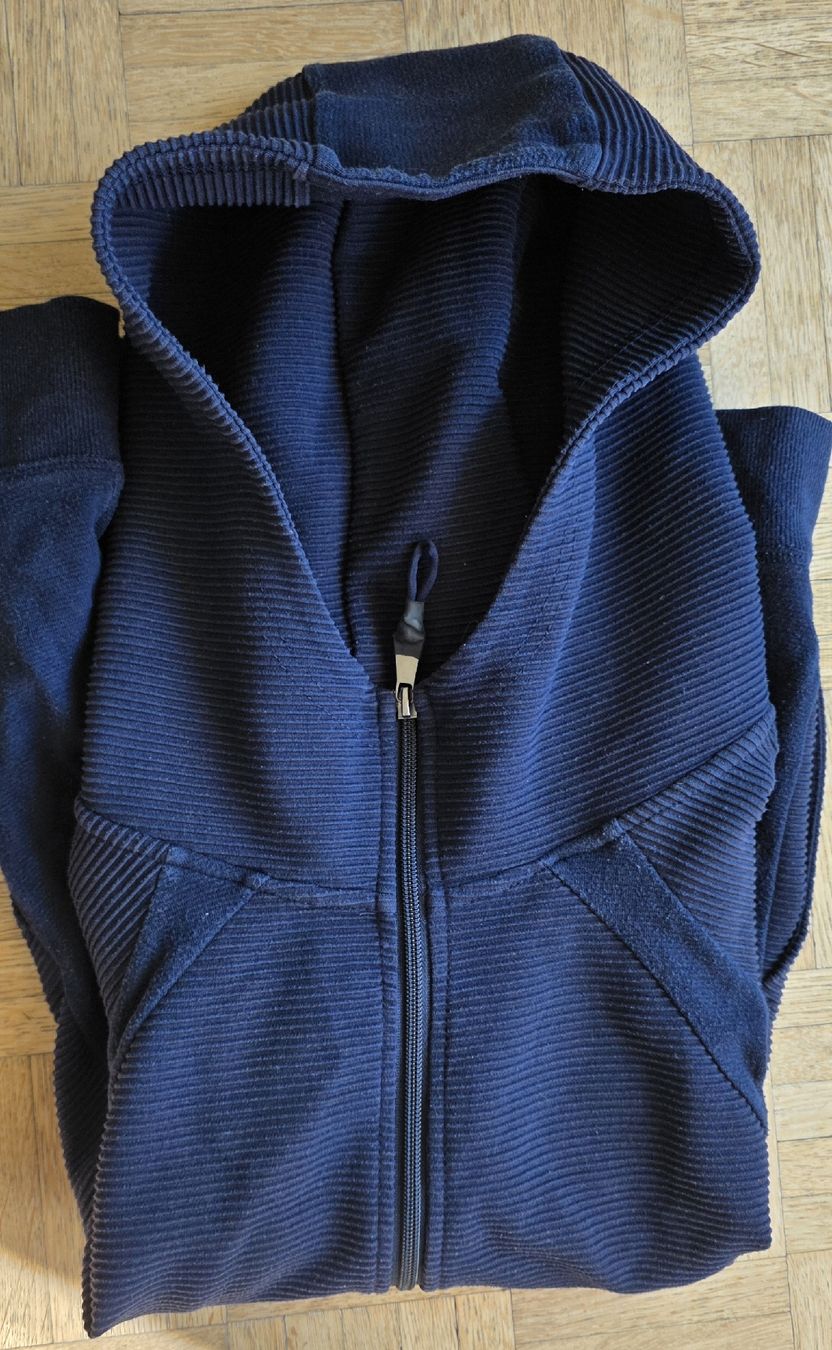 Jacken: Veste /gilet/ pull bleu marine taille XL Cecil – Gebraucht aus Yverdon-les-Bains von van_dq65 2