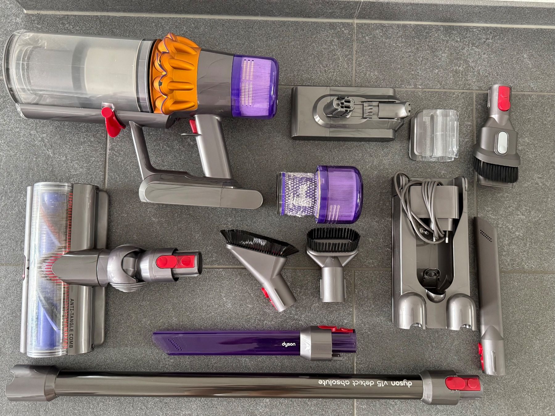 Dyson Aspirapolveri & Accessori: Dyson V15 detect absolute + diverses Zubehör – Usato da Frick venduto da chr_ts5y 1