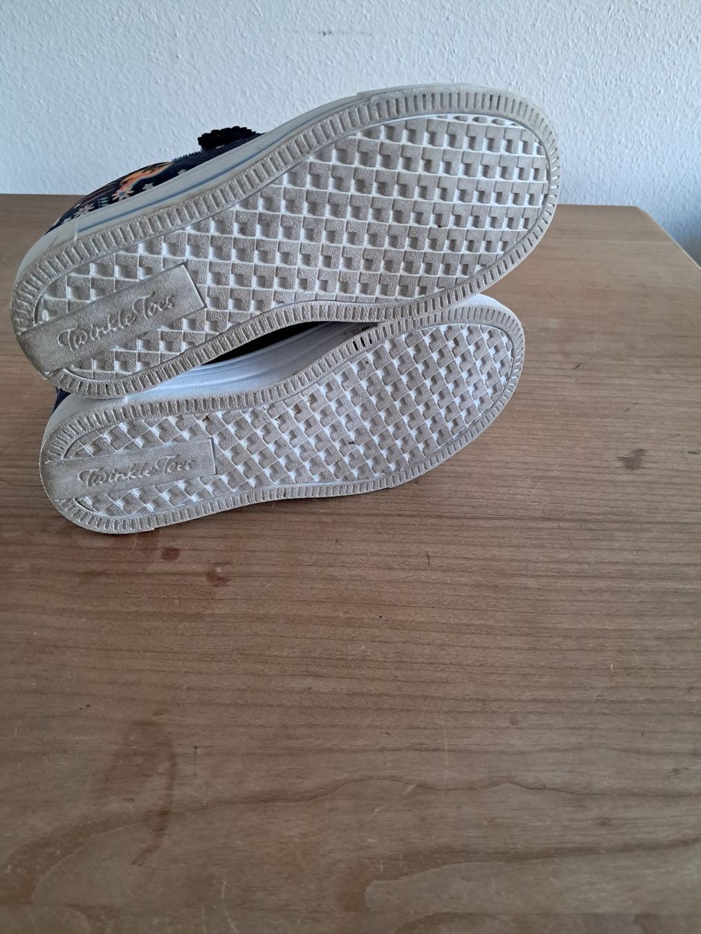 Scarpe per ragazze: Schuhe mit Blinklichtern Gr. 32 – Usato da Ipsach venduto da ginko24 3