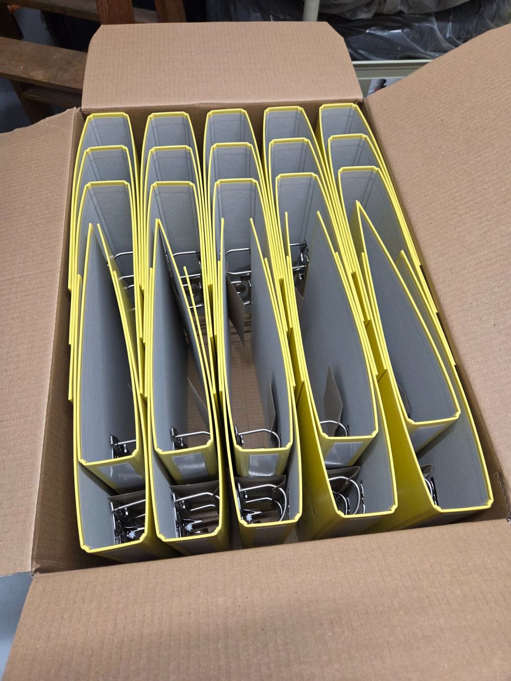 Raccoglitori: 25 Ordner A4 4cm gelb NEU – Nuovo e nell'imballaggio originale da Ennetmoos venduto da Gamer2