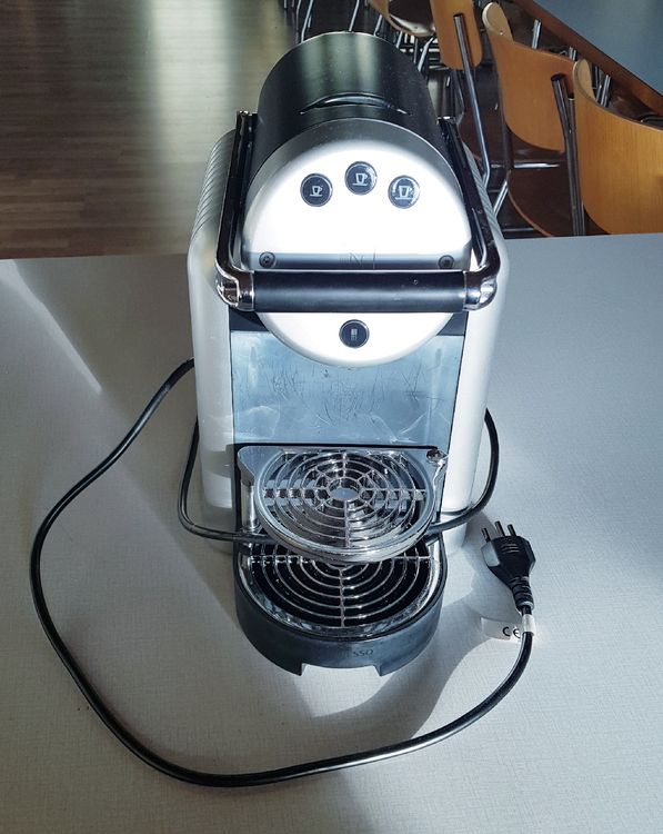 Nespresso Zenius ZN 100 Pro (Defekt) in Neuchâtel für CHF 15 – mit ...