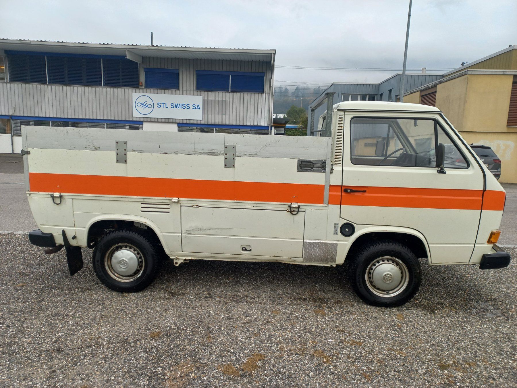 VW Nutzfahrzeuge: Oldtimer VW T3 Typ2 ,  Pickup , Aluseitenläden , Jg 1994 , – Gebraucht aus DULLIKEN von Lerchclassicdulliken 1