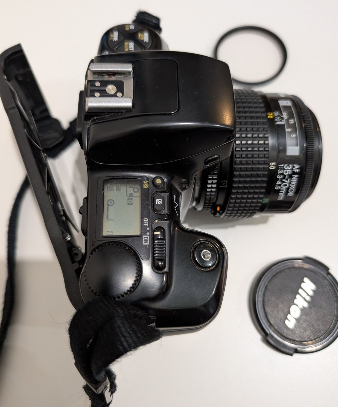 Nikon Fotocamera: Nikon F-601 Spiegelreflexkamera mit Objektiv – Difettoso da Pfaffhausen venduto da angliker 1
