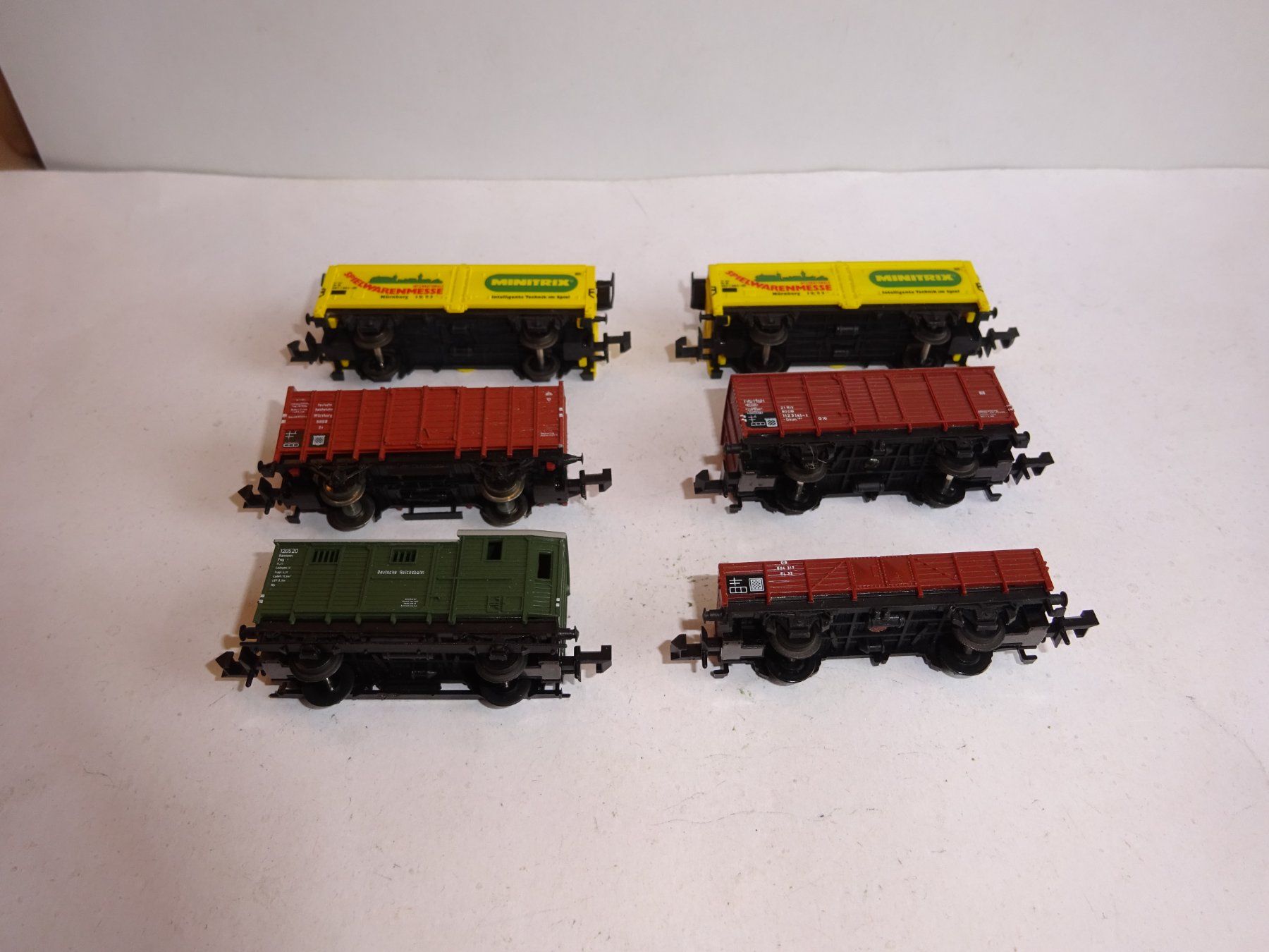 Trix Modelleisenbahnen: 6 diverse Güterwagen von Minitrix – Gebraucht aus Davos Glaris von kutru 1