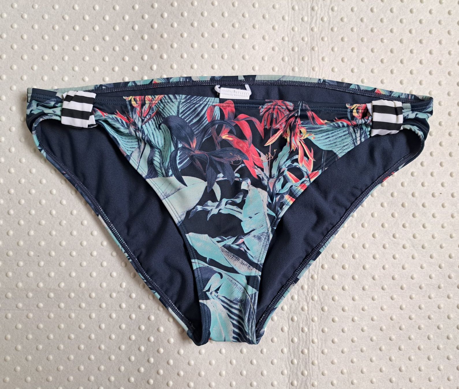 Roxy Costumi da bagno & Bikini: Neu! Badeslip ROXY Gr. L – Nuovo e nell'imballaggio originale da Gysenstein venduto da joshuas81