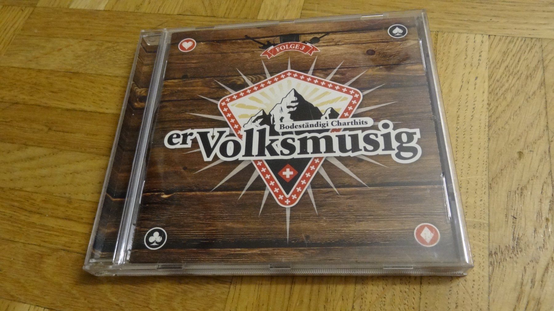 CDs: er Volksmusig - Bodeständigi Charthits CD – Gebraucht aus Olten von Disc-Ausverkauf