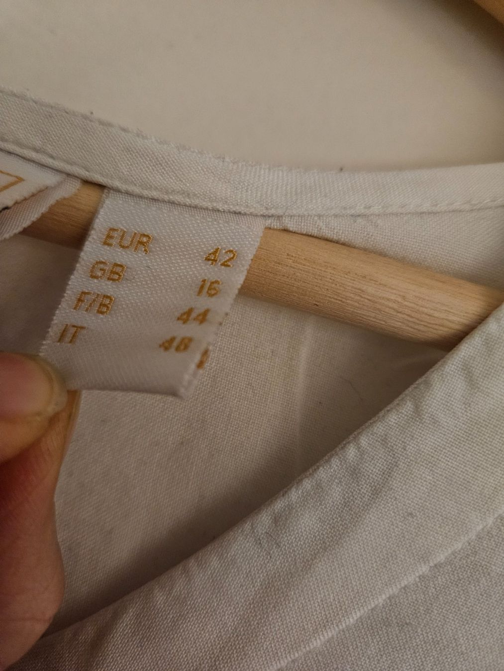 Blusen: Super süsse, weisse Bluse Gr.42 – Gebraucht aus Schaffhausen von sabrina915 2