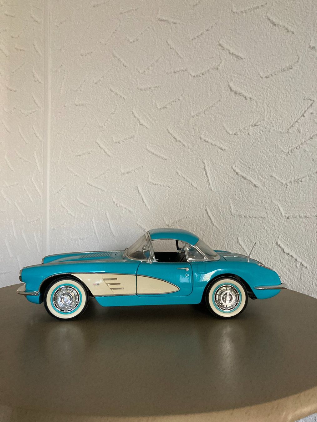 Solido Modellini d'auto: Chevrolet Corvette 1:12 – Nuovo (secondo la descrizione) da Bichelsee venduto da meikle 1