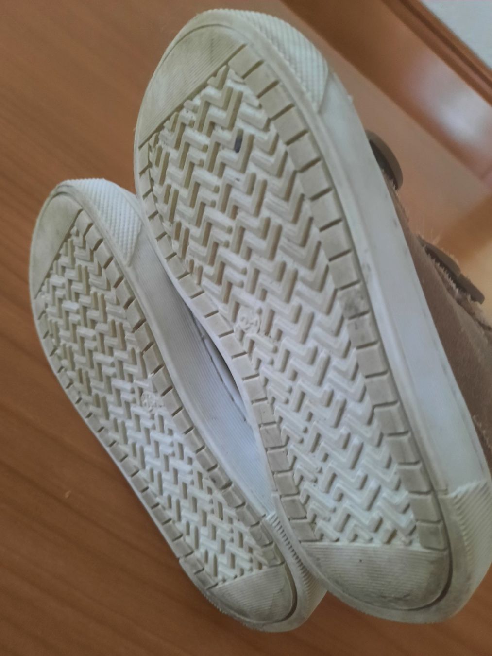 Scarpe per ragazze: Sneaker, Mädchen, Grösse 24 – Usato da Ibach venduto da urs_sl5h 3