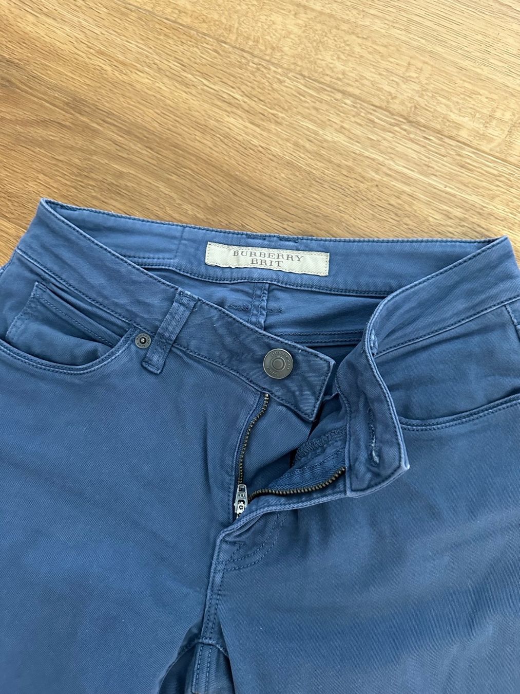 Burberry Pantaloni: Burberry Hose - 25 – Usato da Hochdorf venduto da lefaho 2