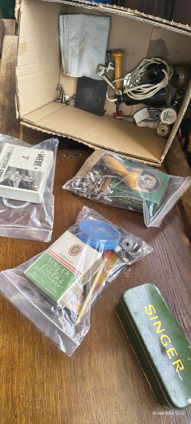 Macchine da cucire: Singer Nähmaschine in Möbel... – Usato da Uerkheim venduto da Miu05 4