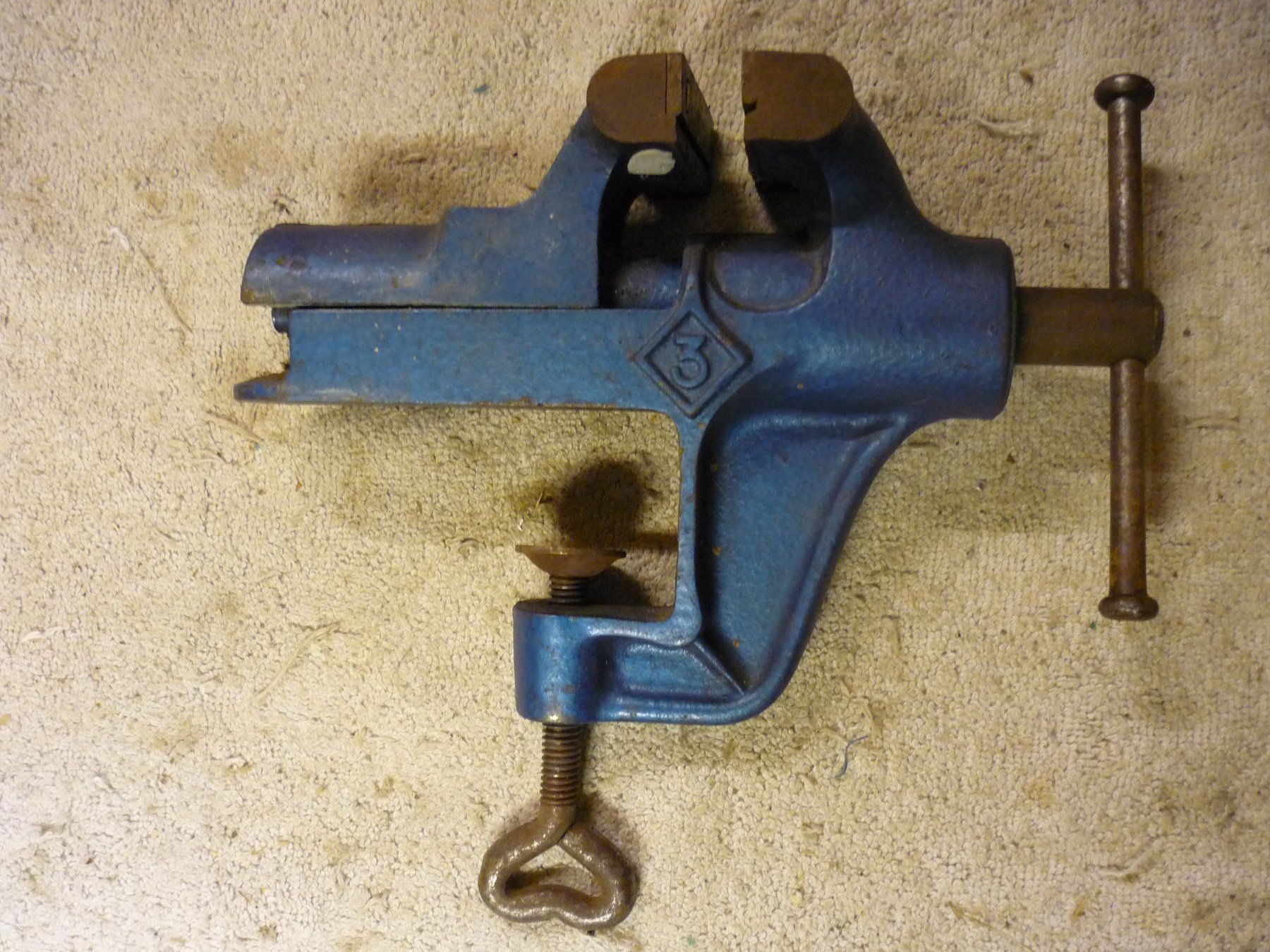 Tous les outils: Schraubstock – D'occasion à Ebnat-Kappel par chech 1