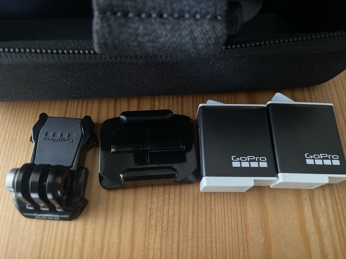 Gopro Action Cam: GoPro HERO12 Black Bundle + 2 Batteries + Accessories + Case – Neuf (Voir description) à Thalwil par jai_ypl7 6