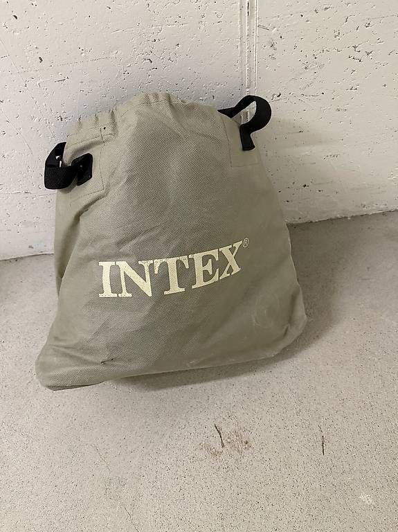 Betten: Intex single bed  – Gebraucht aus Wallisellen von Marij1986