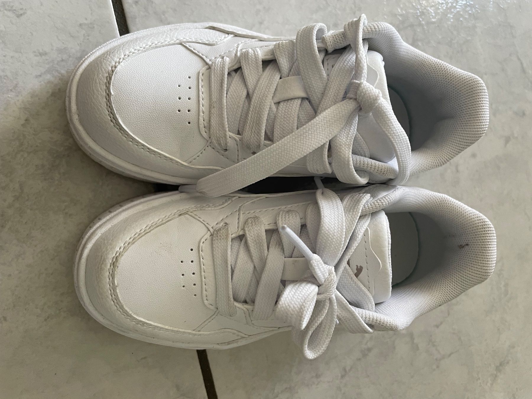 Puma Chaussures garçon: Puma Kinder Schuhe Grösse 30 – D'occasion à Dotzigen par gok_5vfh 1