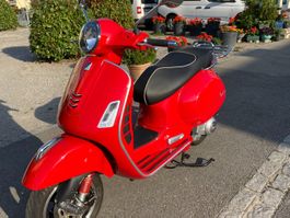 Piaggio Vespa GTS Super 300 ABS