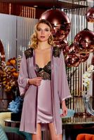 Luxuriöses Satin-Negligé Set in Rosé mit Spitze
