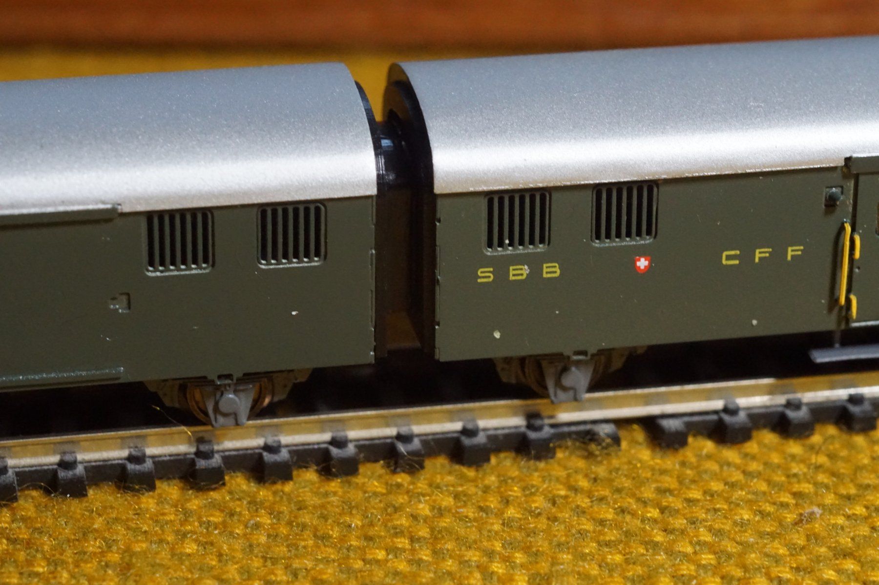 Modellini di ferrovie: SBB D²D² Doppel-Gepäckwagen Spur N – Usato da Gränichen venduto da iknow 6