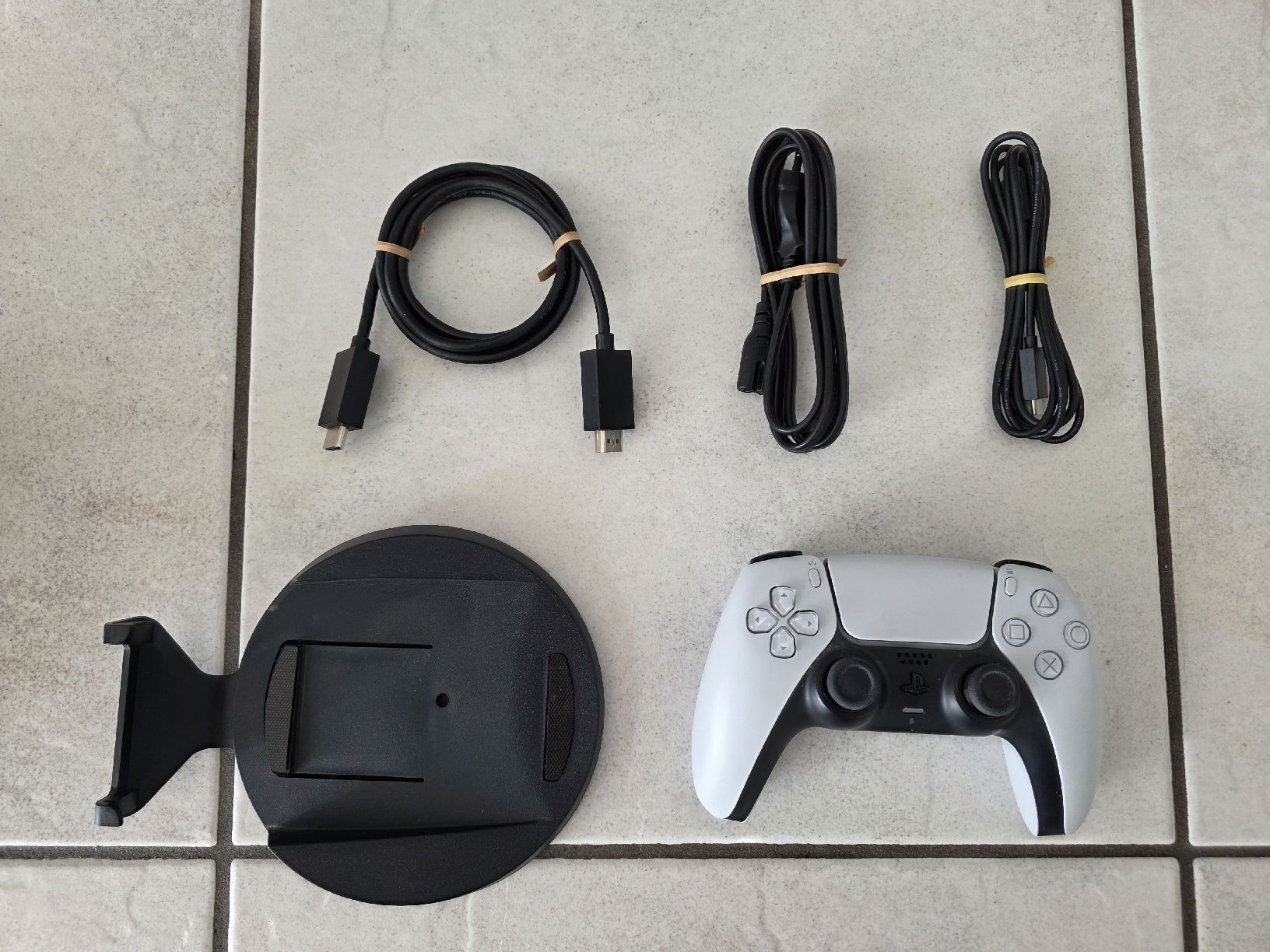 Sony Konsolen: PlayStation 5 – Gebraucht aus Heimberg von Mbargo 4