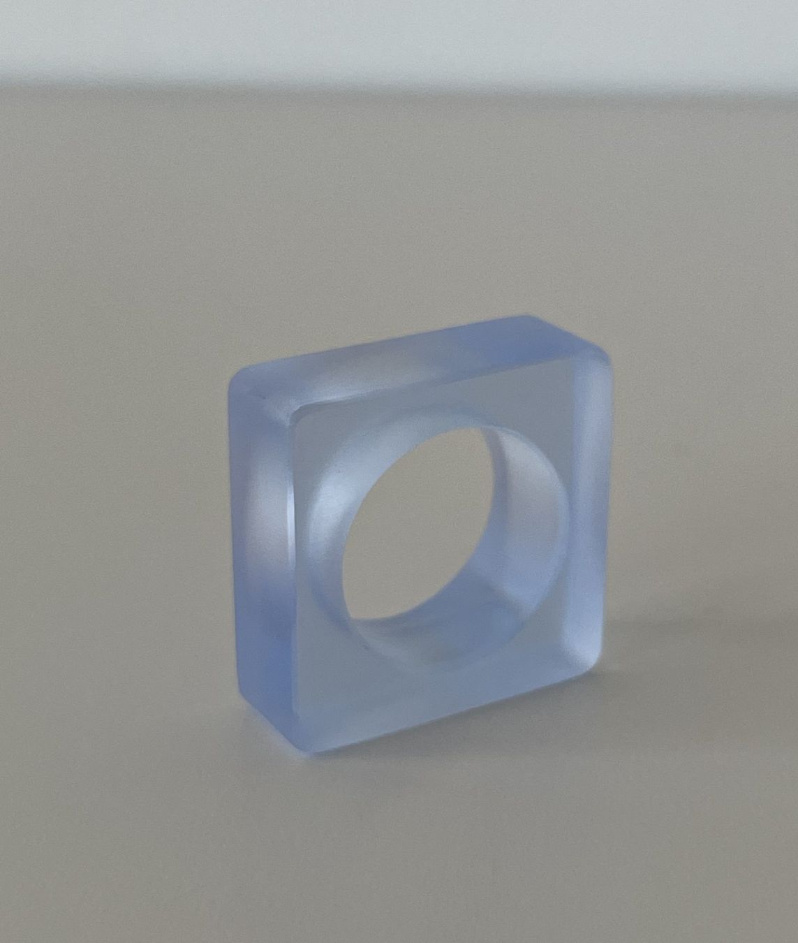 Anelli: Ring Plexiglas breit hellblau - 3 Grössen wählbar – Nuovo e nell'imballaggio originale da Turgi venduto da bar_8pdm 1