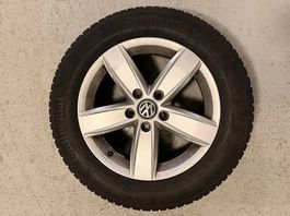 VW Alufelgen 16 Zoll mit Winterreifen gebraucht