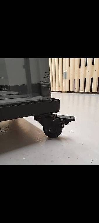 Cucine: Poêle à bois / cuisinière Modèle : Turmin. – Usato da Sion venduto da Swissquali. 2