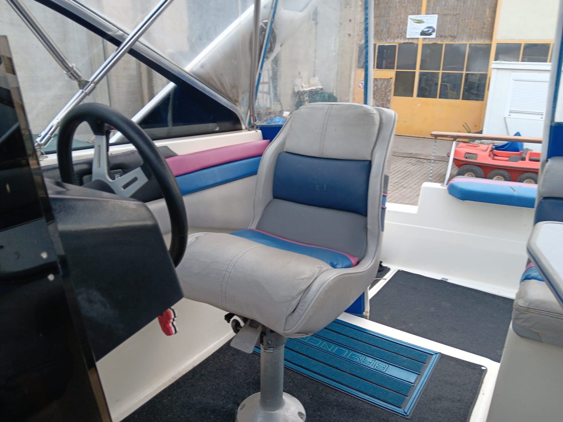 Bayliner Barche: BAYLINER 2655 SPORT KABIN – Usato da Avenches venduto da BOOTTRANSPORTE 3