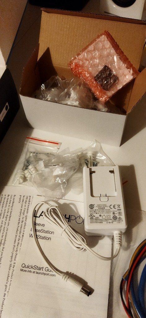 Apple Ladegerät: iPort Launchport WallStation + LaunchPort AM.2 Sleeve Black – Neu und originalverpackt aus Fribourg von Antonio799 4