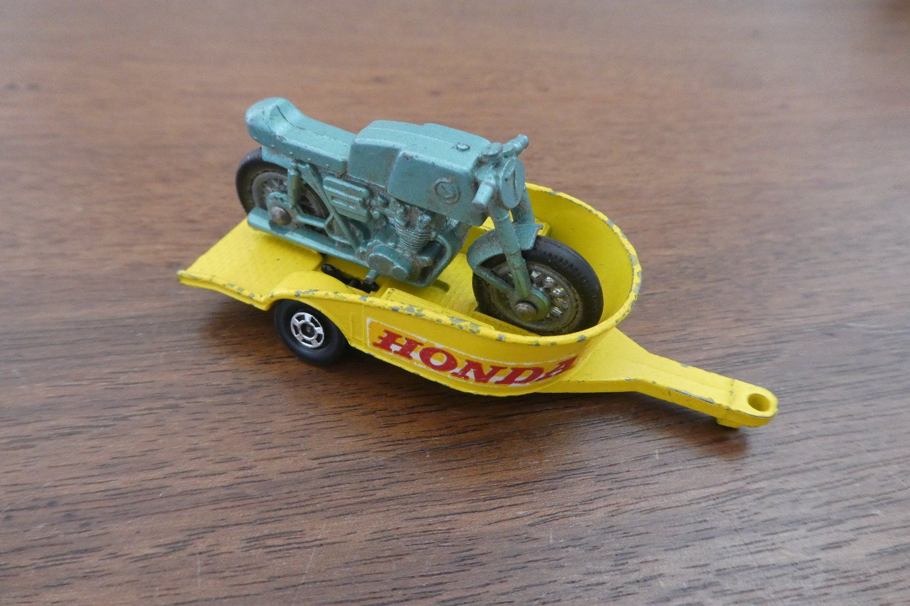 Matchbox Modellini d'auto: Matchbox Honda Töff mit Anhänger – Usato da Buochs venduto da hifipadi 1