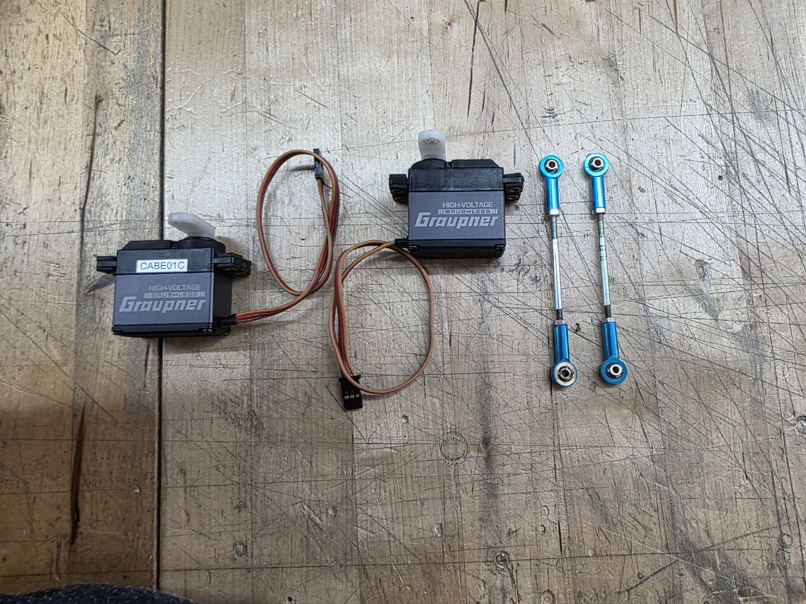 Graupner Modellismo RC: 2x Graupner HBS 860 BB MG HV Brushless Servo – Usato da Rüti ZH venduto da Madeira14 1