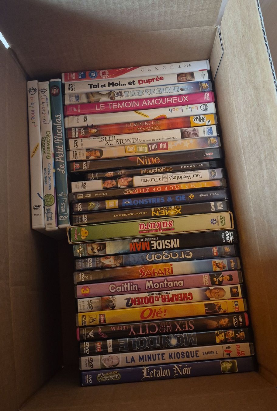 Tous les DVDs: DVD divers titres, bon état – D'occasion à Valeyres-Rances par dd156