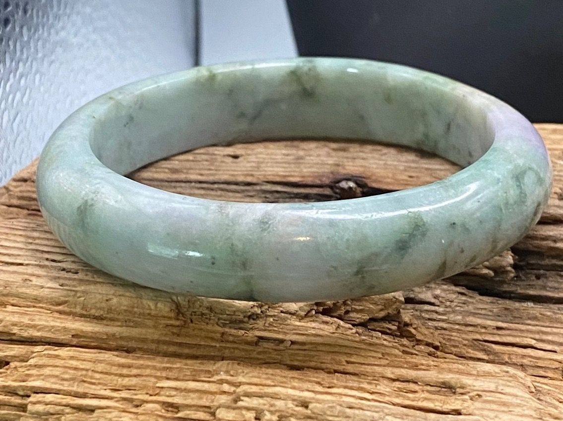 Armbänder & -reifen: Armreif Jadeit aus Myanmar – Neu (gemäss Beschreibung) aus Luzern von