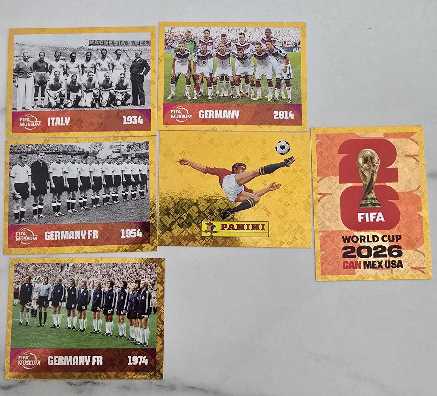Panini Carte collezionabili: Lot de cartes Panini CDM2026 – Nuovo e nell'imballaggio originale da Yverdon-les-Bains venduto da maleckyFCB