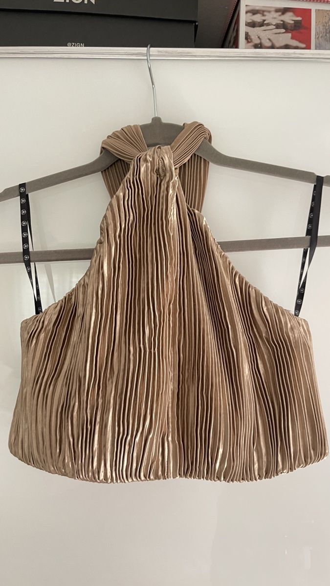 Top: Missguided Halter Neck Croptop – Nuovo e nell'imballaggio originale da Lausen venduto da sim_hgp6 1