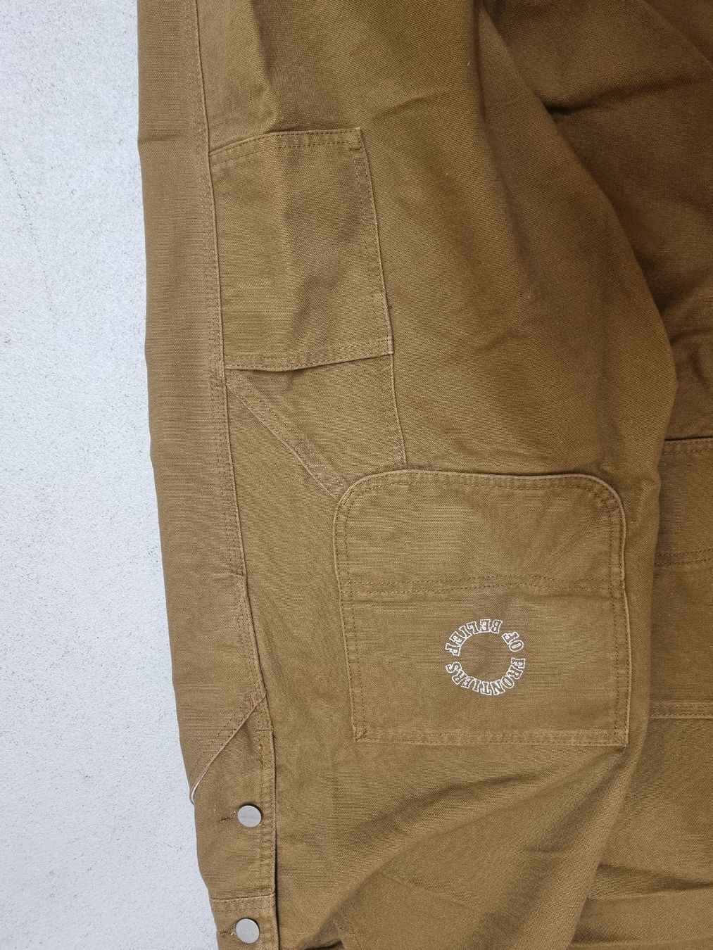 Carhartt Hosen: Carhartt Brain Dead Bib Overall XL Brown – Neu (gemäss Beschreibung) aus Zürich von dvb_k2cq 7