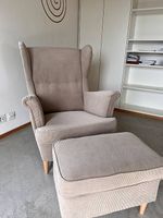 Strandmon Ohrensessel mit Hocker  beige Cord