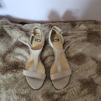 Sandales plates Bata beige vernies femme taille 38