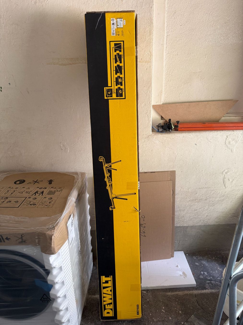 Dewalt Werkbänke: Untergestell DEWALT DE7023 – Neu und originalverpackt aus Ennetbaden von Data_100 1