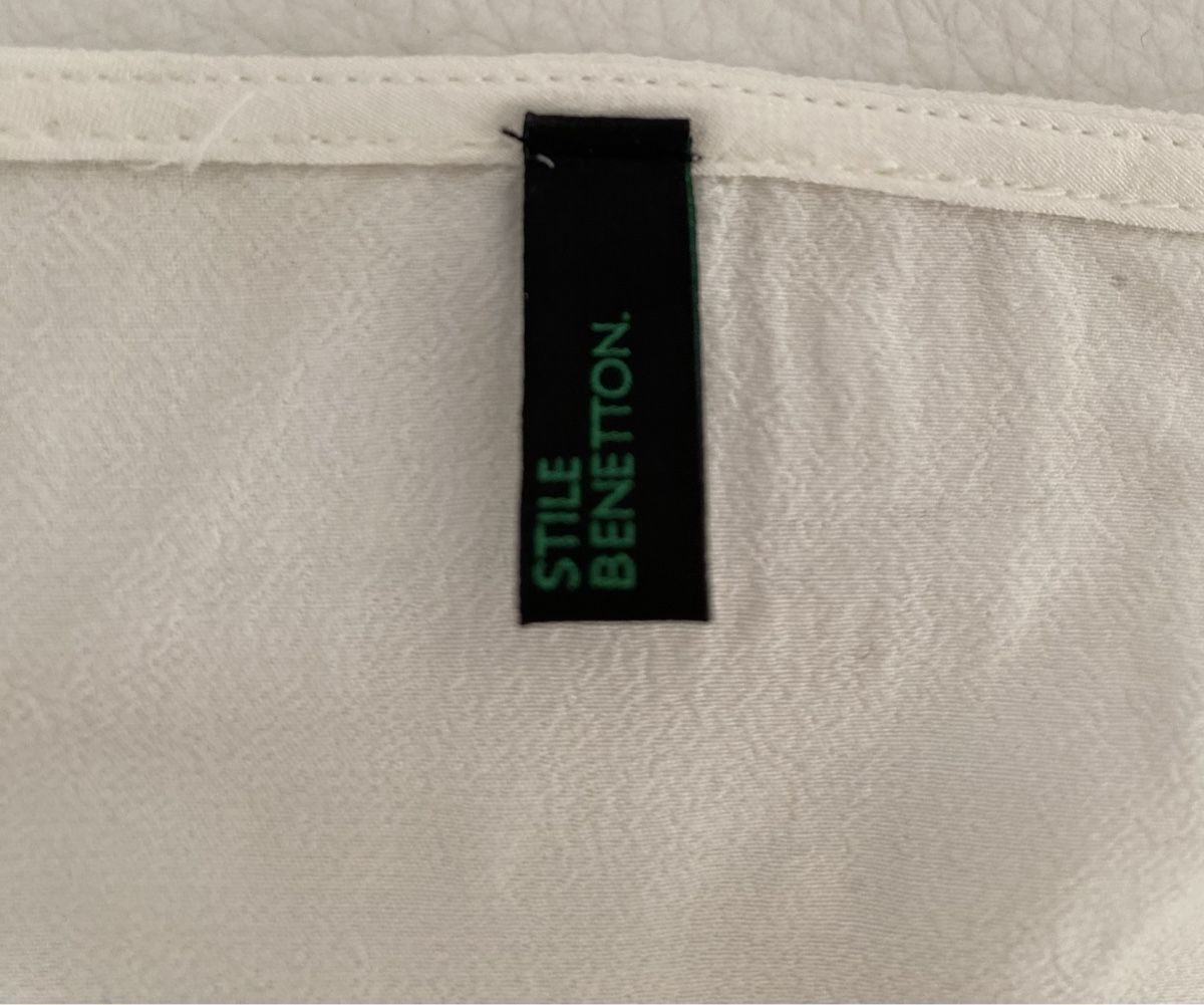 Benetton Blusen: Benetton Bluse 🌸 – Gebraucht aus Opfikon von Luis144 4