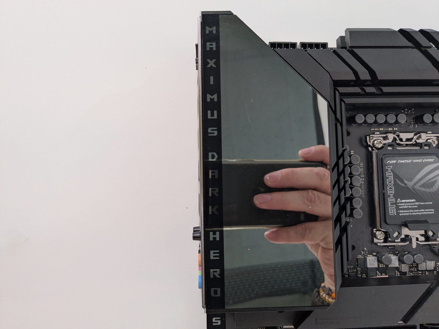 Asus Mainboards: ASUS Mainboard Z790 Dark Hero – Neu (gemäss Beschreibung) aus Dintikon von Restwert_Dintikon 3