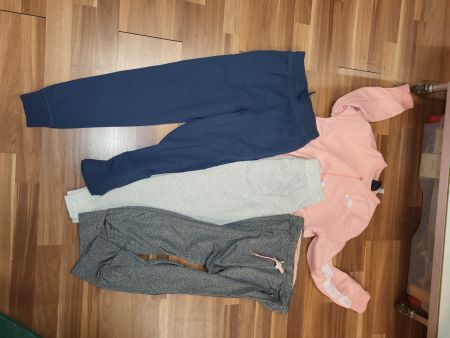 Nike Trainerjacke plus 3 Trainerhosen gr 158 B19