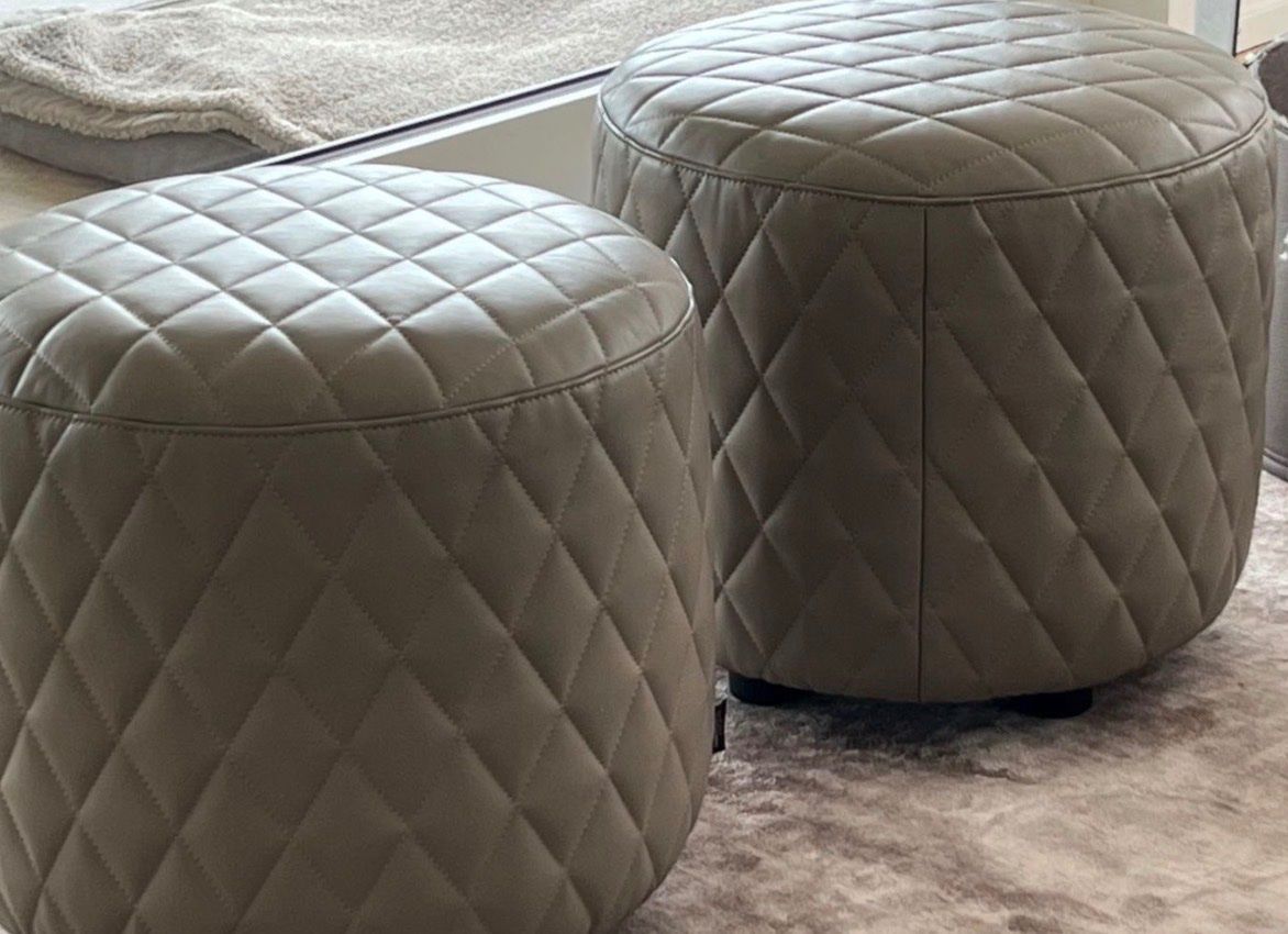 Natuzzi Hocker: Natuzzi Tratto Pouf von Natuzzi Italia – Gebraucht aus Zürich von Privat4444