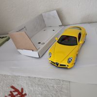 1.32 Alfa Romeo 8C Competizione Gelb