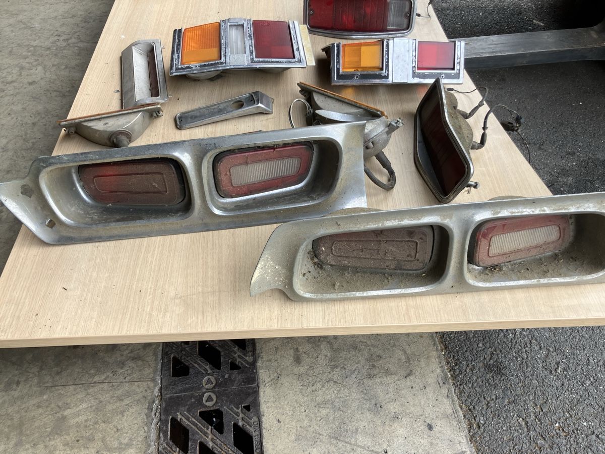 Tutti pezzi di ricambio auto: Oldtimer Rückleuchten Blinker  – Difettoso da Uerkheim venduto da Dealer-4813