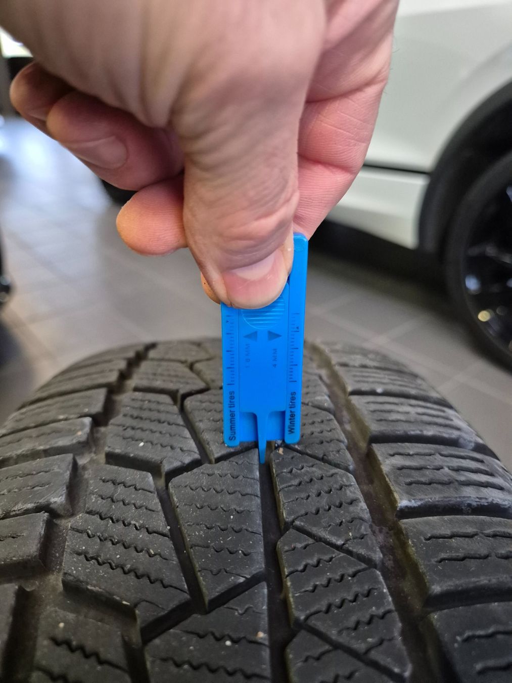BMW Pneumatici & Ruote complete: Winterräder 17" BMW iX1 – Usato da Winterthur venduto da WEWi-Ersatzteile 3
